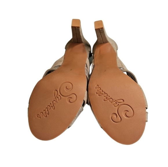 Seychelles Betrayal Heels in Taupe and Platinum Size 7 - Picture 7 of 7